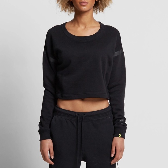 NIKE WOMEN'S RU TECH FLEECE CROPPED CREW
BLACK - Picture 1 of 10